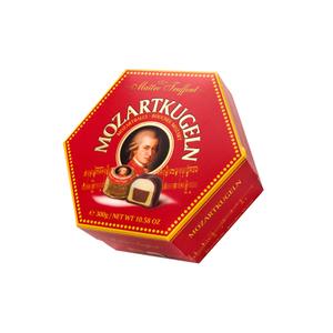 Maitre T. Mozart Kugeln Marcipánkrémmel és mogyorókrémmel töltött golyók ét és tejcsokoládéba mártva dobozban 300G