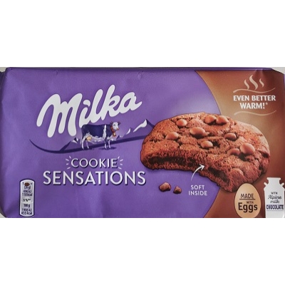 Milka középen puha kakaós keksz 156 g, alpesi tejcsokoládé darabkákkal