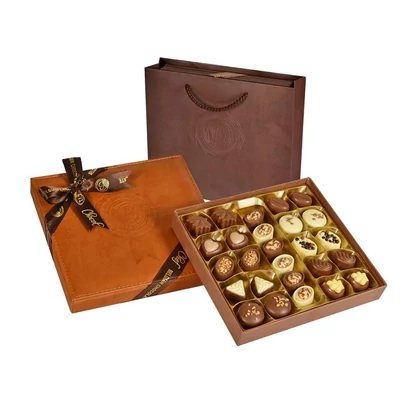 Bolci 330G Chocolate Chef Világosbarna paliné válogatás bőr díszdobozban 