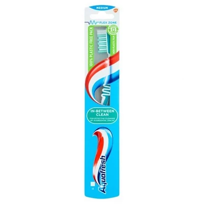 Aquafresh Fogkefe In-Between Clean Medium